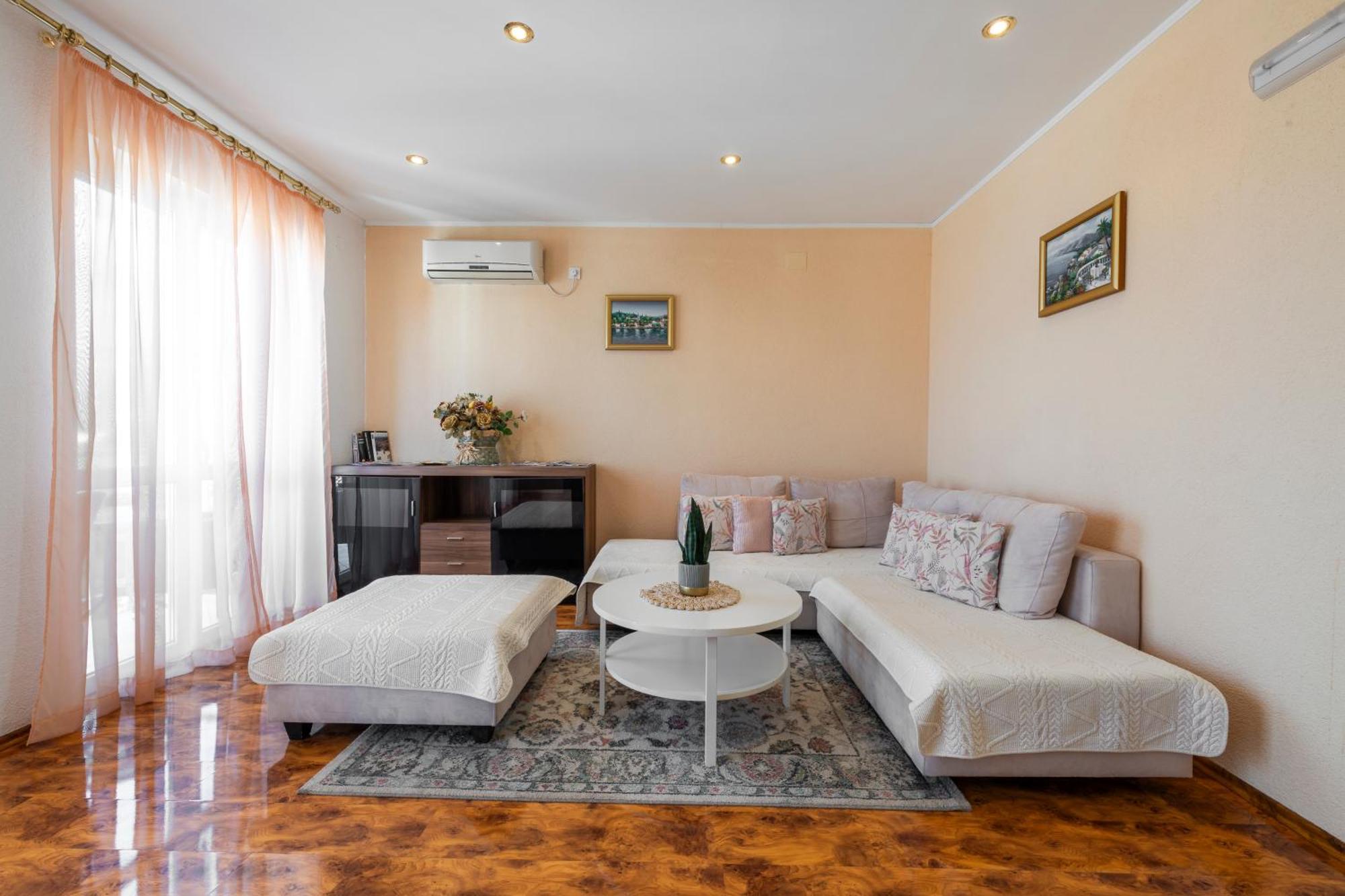 Villa Nick ツァヴタット エクステリア 写真